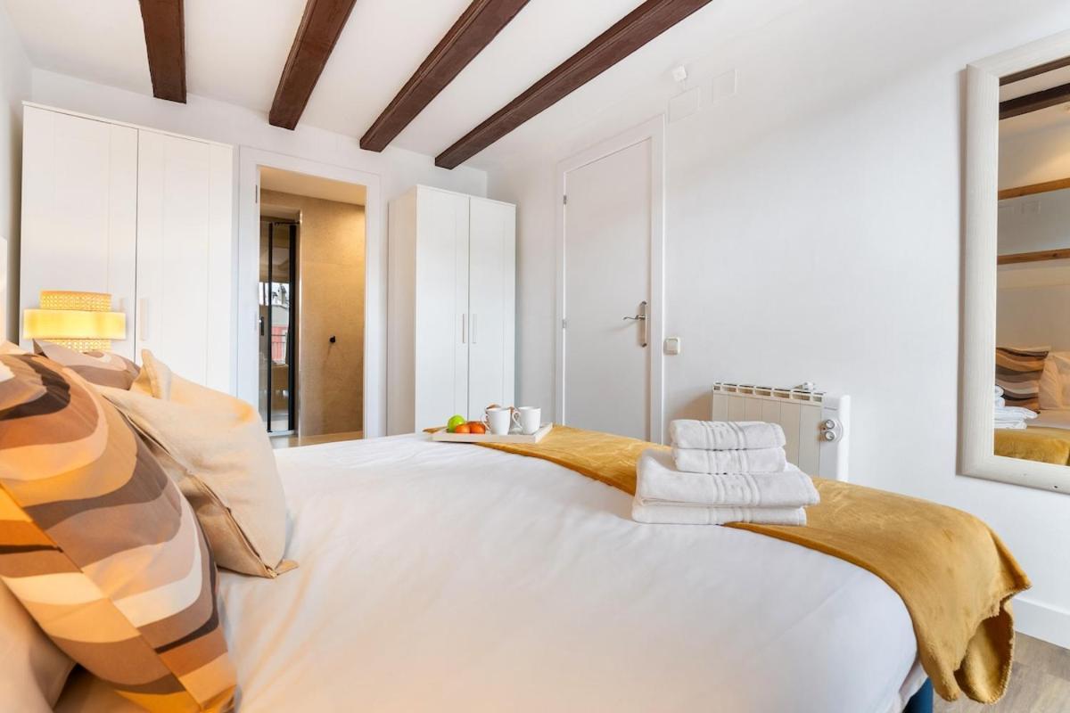 Lodging Apartments Liceu G1 Barcelona Exterior foto